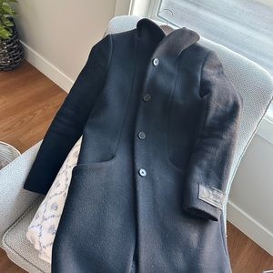 Aritzia Black Trench Coat with Notched Lapel and Tailored Fit